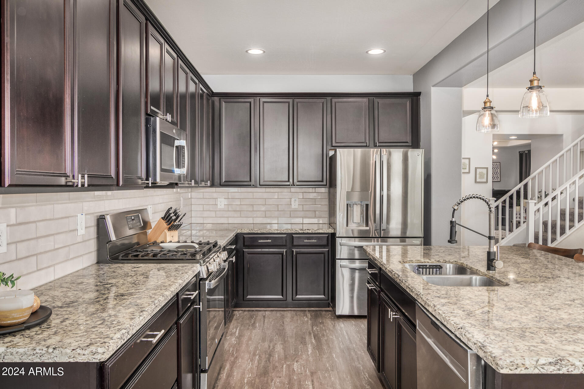 59 North Iss Drive Gilbert, AZ 85233 - Photo 7 of 44 KITCHEN