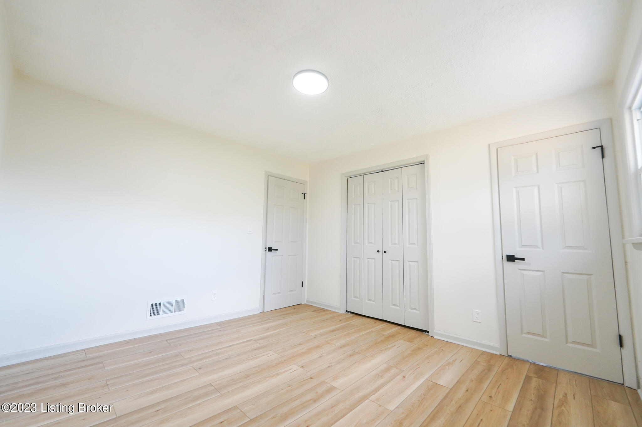 2334 Strotman Road Louisville, KY 40216 - Photo 10 of 25 Untitled-1231