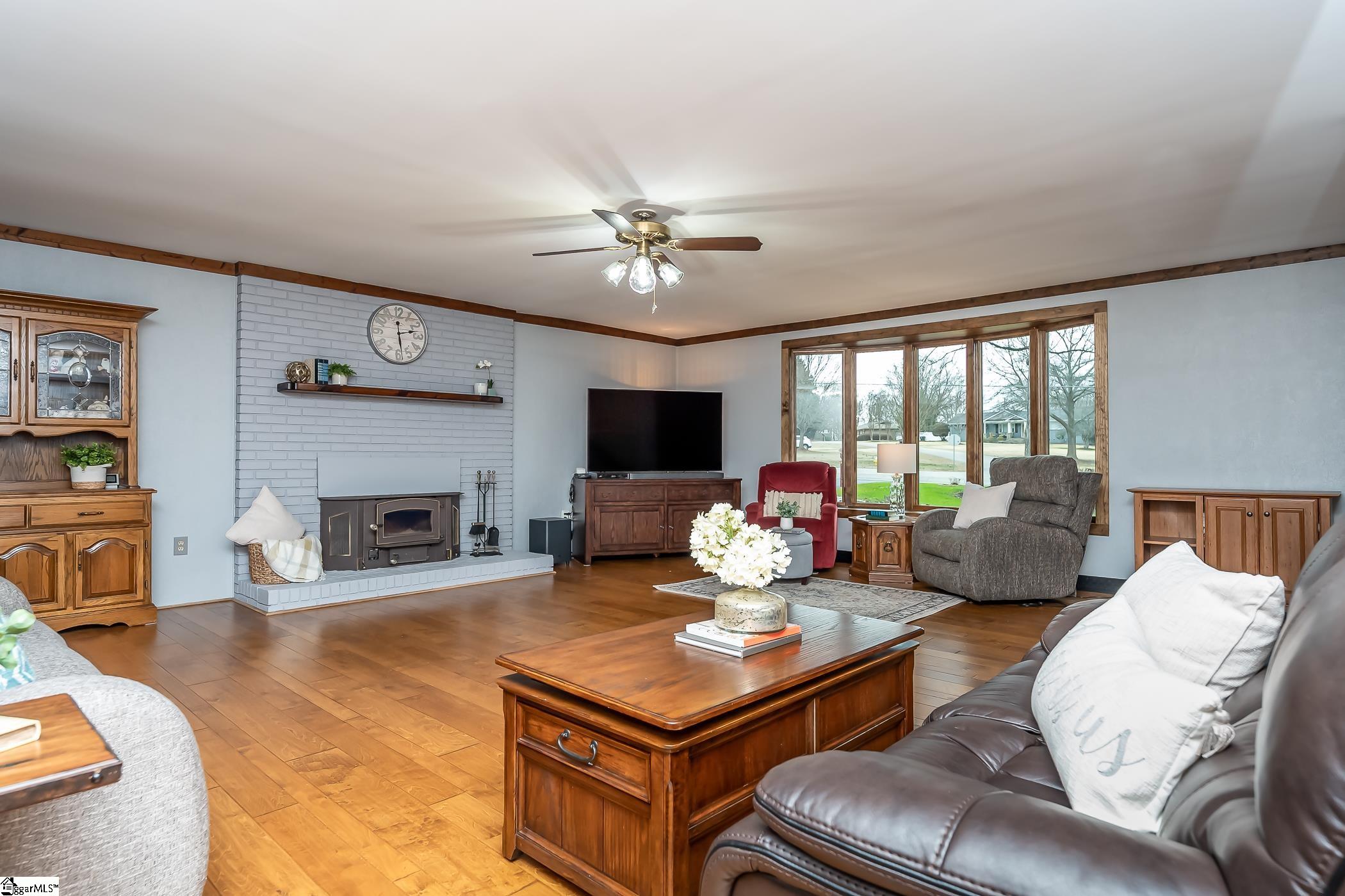 3524 State Park Road Greenville, SC 29609 - Photo 4 of 36