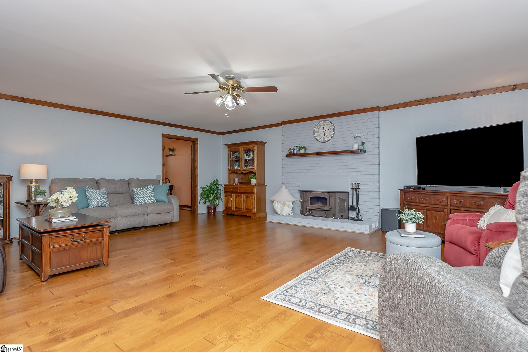 3524 State Park Road Greenville, SC 29609 - Photo 7 of 36