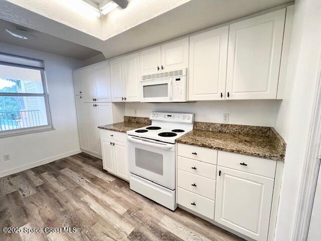 102 Riverside Drive, Unit 205 Cocoa, FL 32922 - Photo 4 of 38 IMG_3731