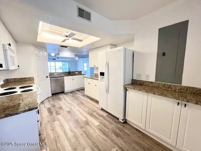 $2,800 | 102 Riverside Drive, Unit 205, Cocoa, FL 32922