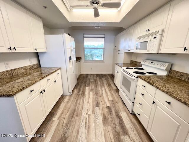 102 Riverside Drive, Unit 205 Cocoa, FL 32922 - Photo 8 of 38 IMG_3737