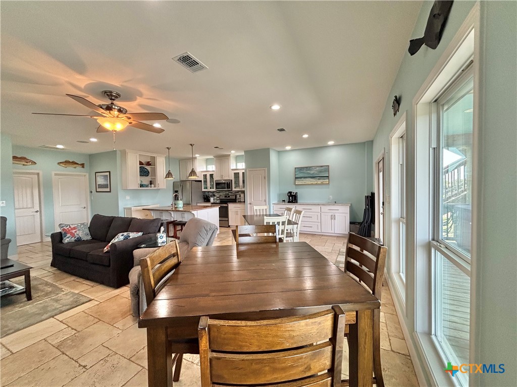 403 Maple Street Port O'Connor, TX 77982 - Photo 12 of 48