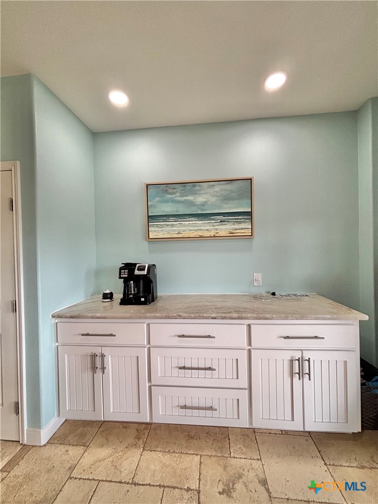 403 Maple Street Port O'Connor, TX 77982 - Photo 14 of 48