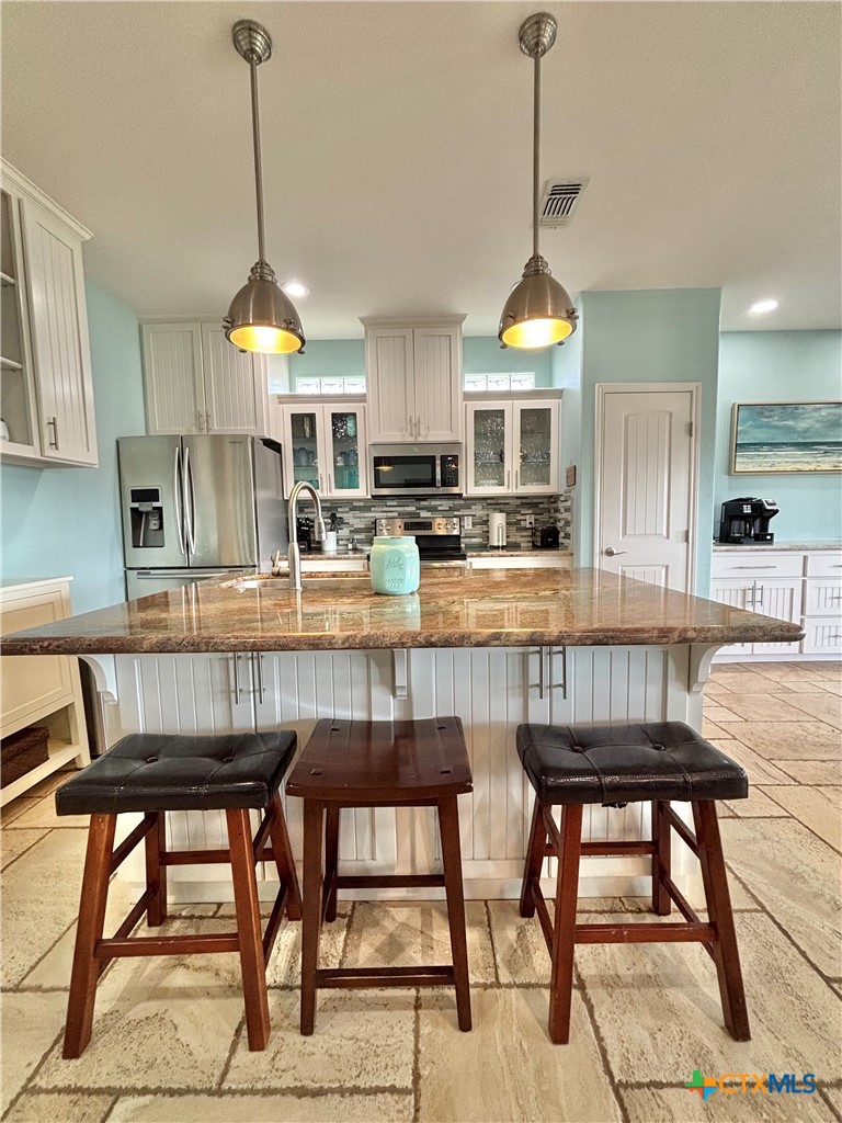 403 Maple Street Port O'Connor, TX 77982 - Photo 5 of 48