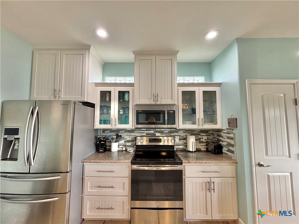 403 Maple Street Port O'Connor, TX 77982 - Photo 6 of 48