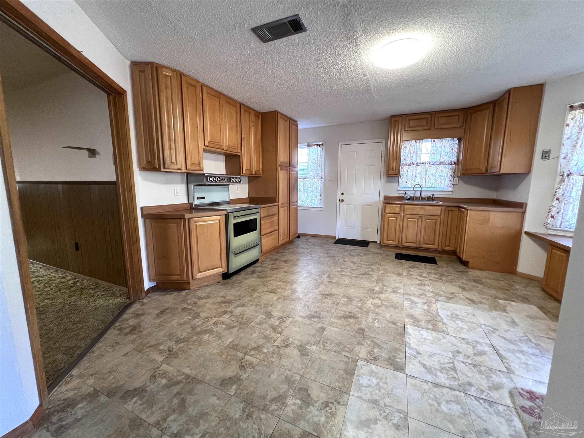 6453 Kembro Road Milton, FL 32570 - Photo 8 of 50