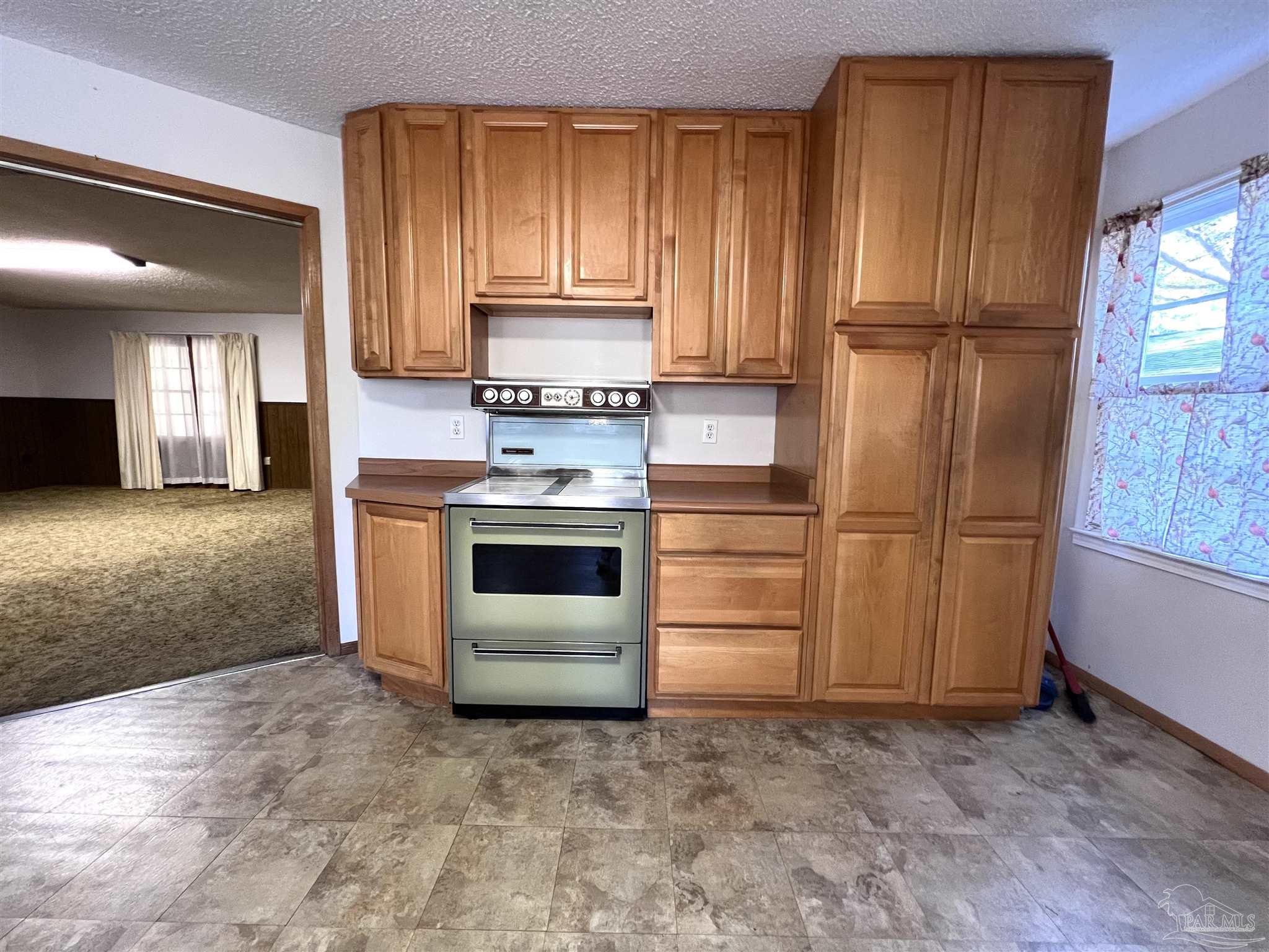 6453 Kembro Road Milton, FL 32570 - Photo 9 of 50