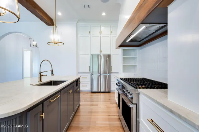 $930,000 | 601 Gunter Grass Court, Lafayette, LA 70508