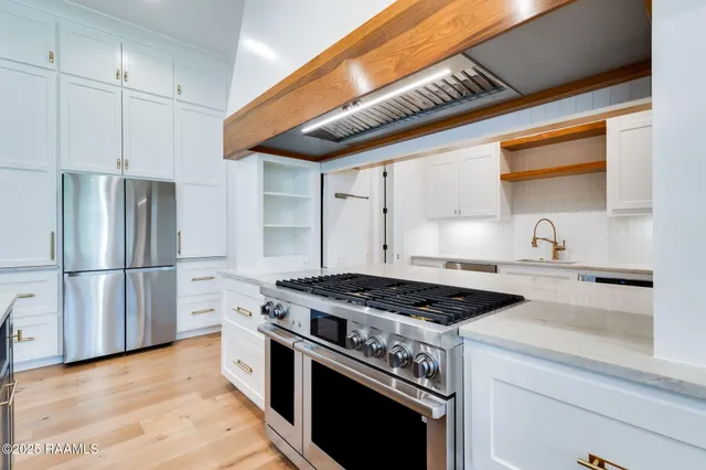 $930,000 | 601 Gunter Grass Court, Lafayette, LA 70508