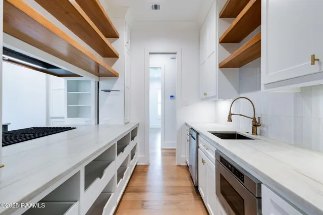 $930,000 | 601 Gunter Grass Court, Lafayette, LA 70508