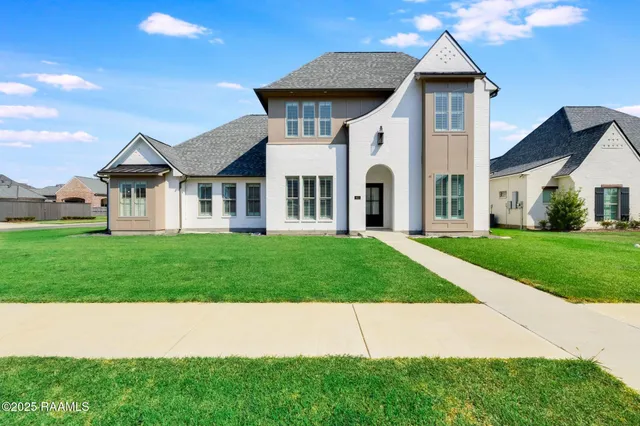 $930,000 | 601 Gunter Grass Court, Lafayette, LA 70508