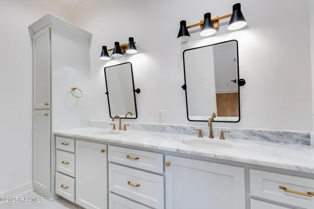 $930,000 | 601 Gunter Grass Court, Lafayette, LA 70508