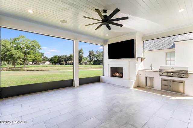 $930,000 | 601 Gunter Grass Court, Lafayette, LA 70508