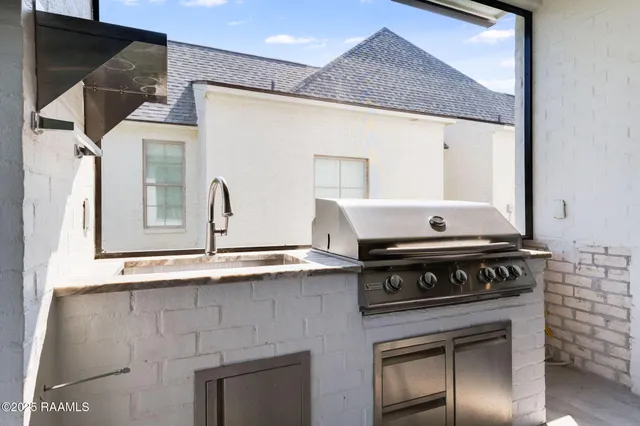 $930,000 | 601 Gunter Grass Court, Lafayette, LA 70508