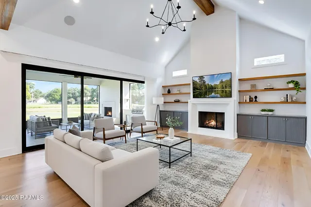 $930,000 | 601 Gunter Grass Court, Lafayette, LA 70508