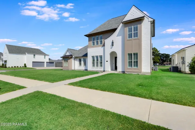 $930,000 | 601 Gunter Grass Court, Lafayette, LA 70508