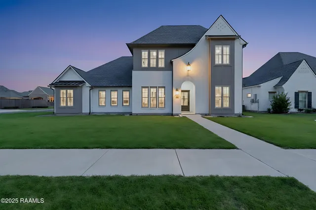 $930,000 | 601 Gunter Grass Court, Lafayette, LA 70508