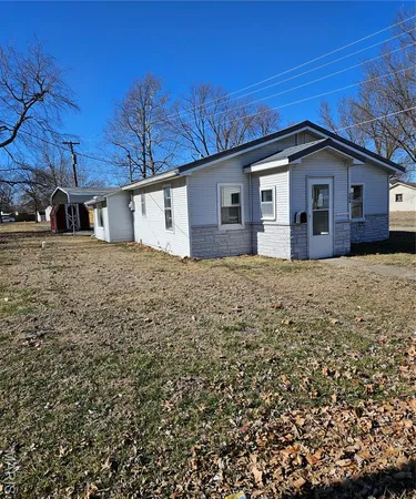 $59,900 | 304 Shelby Street North, Shelbina, MO 63468