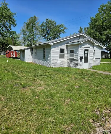 $54,900 | 304 Shelby Street North, Shelbina, MO 63468