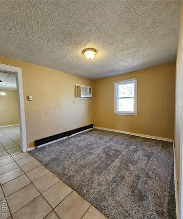 $59,900 | 304 Shelby Street North, Shelbina, MO 63468