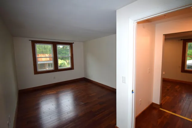 $2,300 | 12 River Road, Brentwood, NH 03833