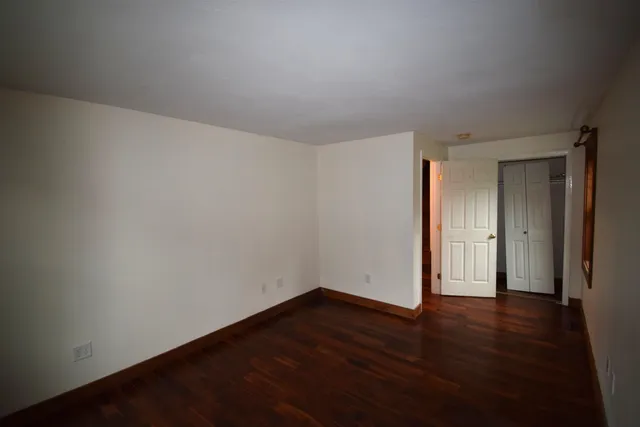 $2,300 | 12 River Road, Brentwood, NH 03833