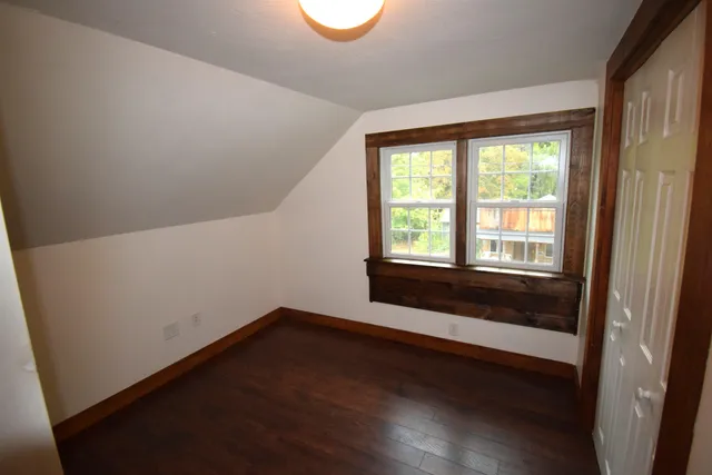 $2,300 | 12 River Road, Brentwood, NH 03833