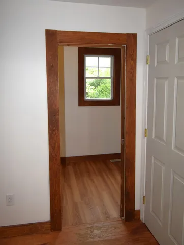 $2,300 | 12 River Road, Brentwood, NH 03833