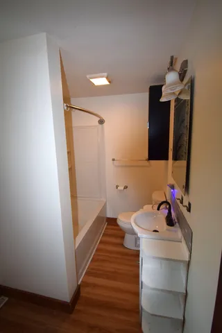 $2,300 | 12 River Road, Brentwood, NH 03833