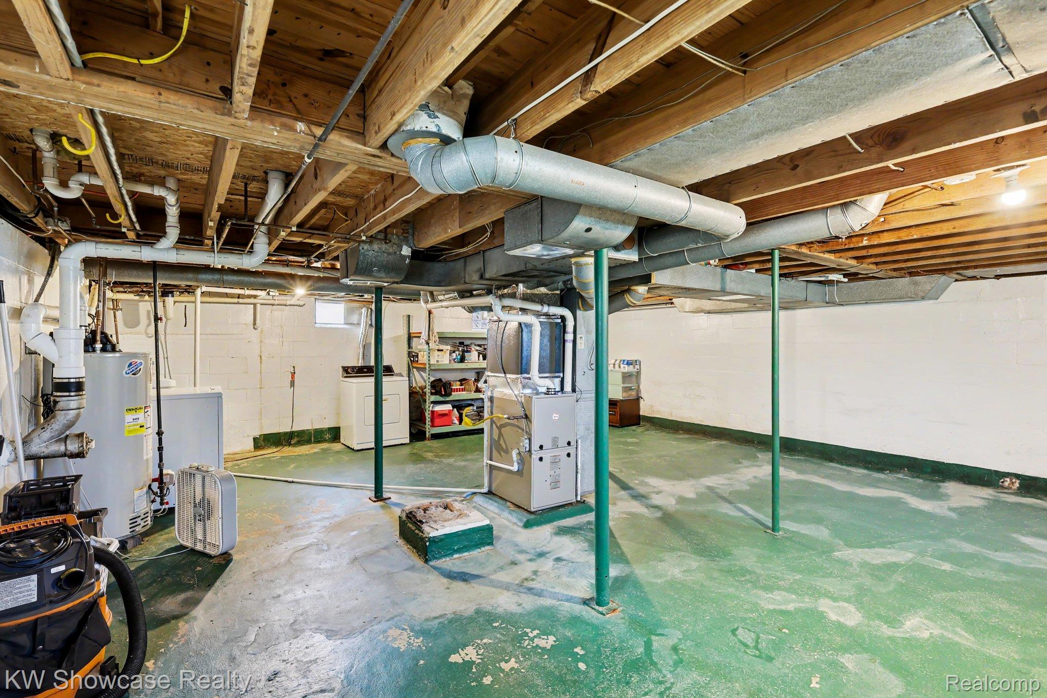 3585 East Clark Road Bath, MI 48808 - Photo 13 of 35 015_file_3772.jpg