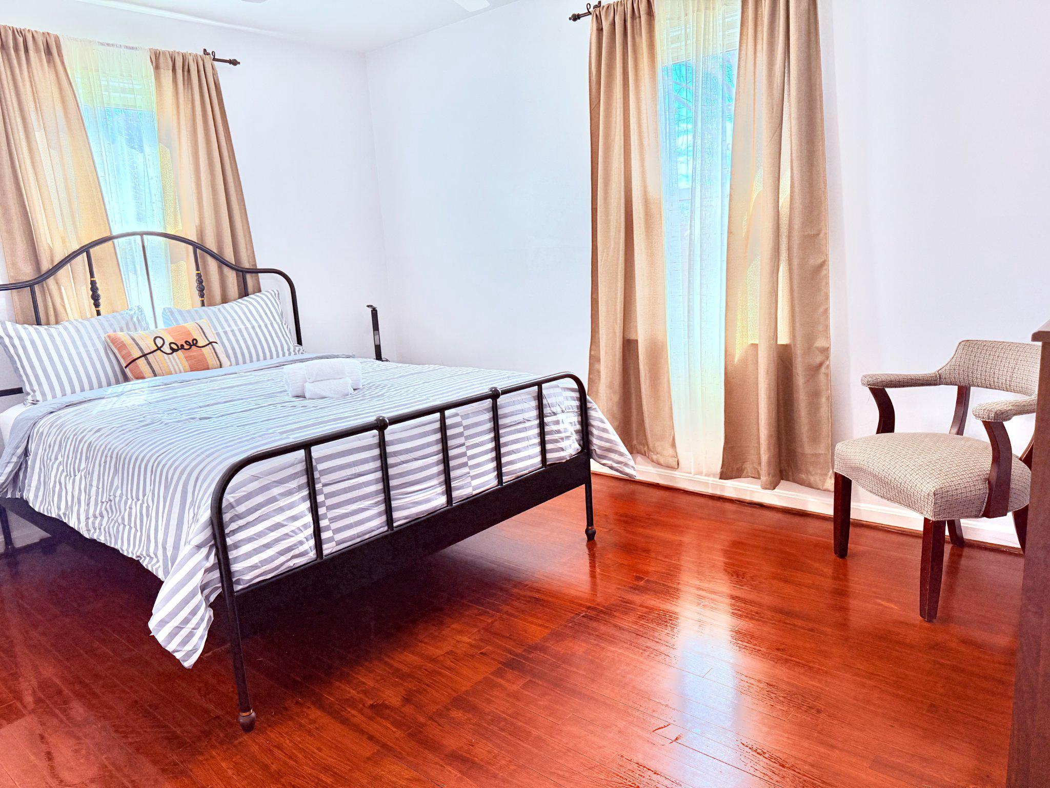 3320 Camden Street Silver Spring, MD 20902 - Photo 21 of 40 Master bedroom