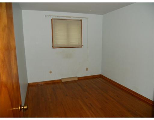 2714 South Bridge Road Washington, PA 15301 - Photo 10 of 18 Bedroom.