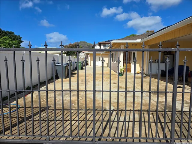 $2,000 | 97-120 Kahau Street, Unit A, Waianae, HI 96792