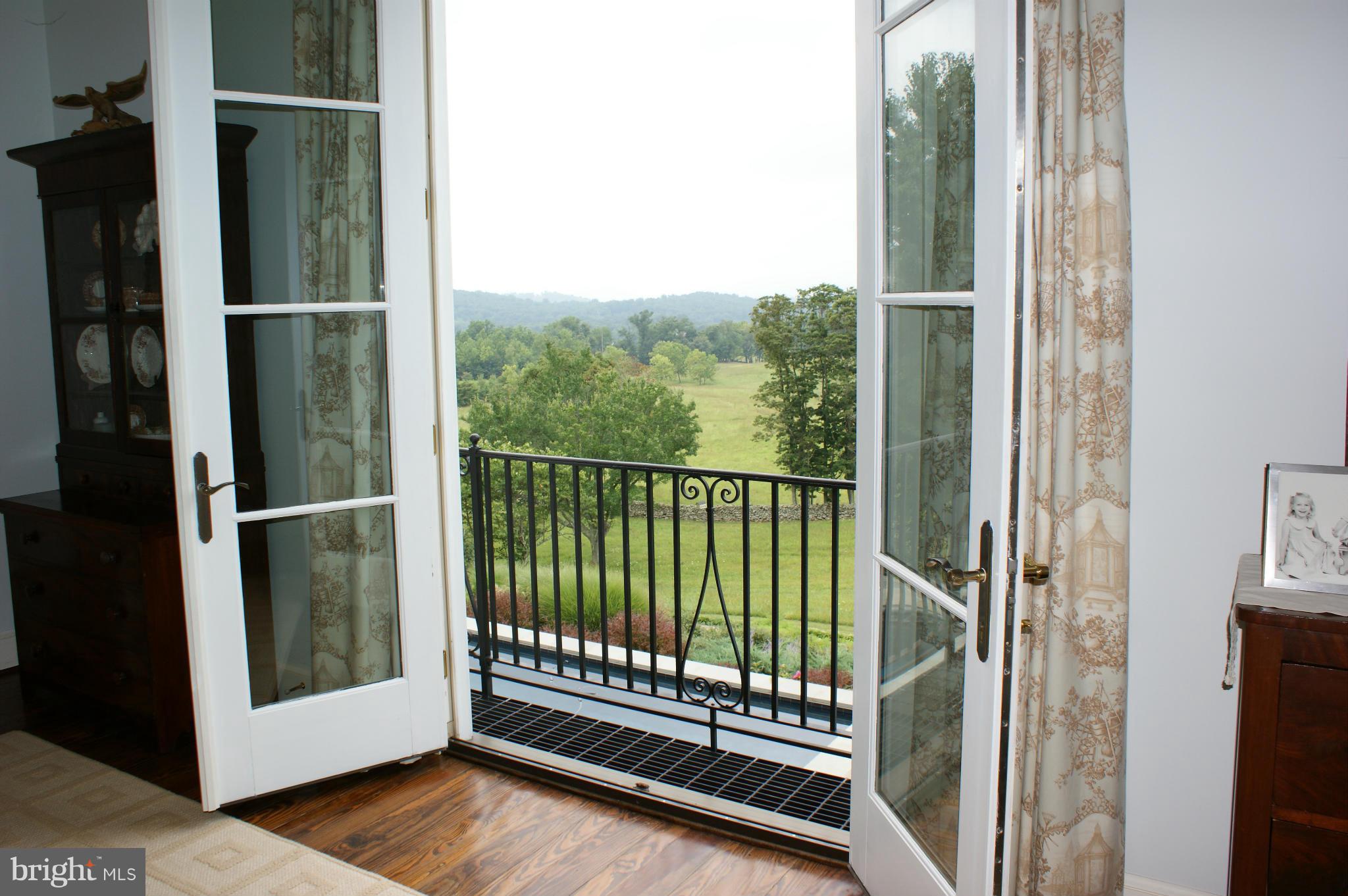 14280 Hume Road Hume, VA 22639 - Photo 11 of 23 Bedroom (Master)