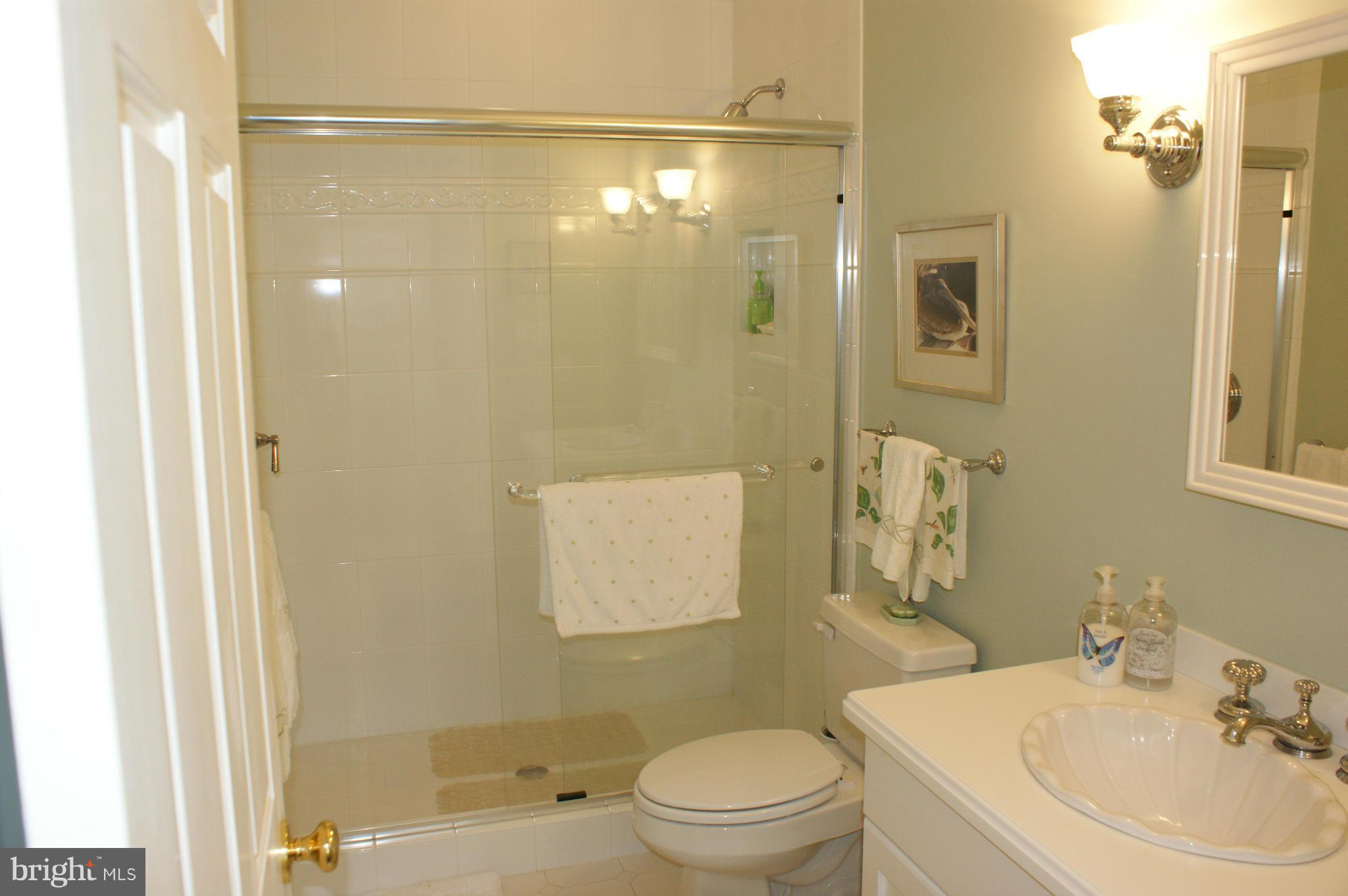 14280 Hume Road Hume, VA 22639 - Photo 14 of 23 Bath