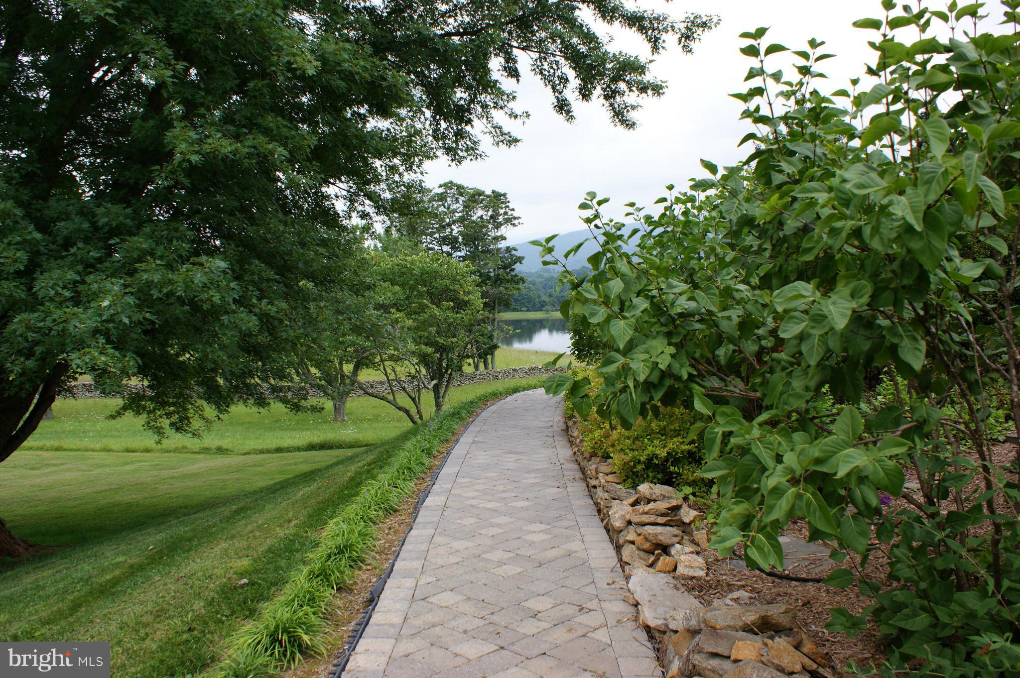 14280 Hume Road Hume, VA 22639 - Photo 18 of 23 Exterior (Rear)