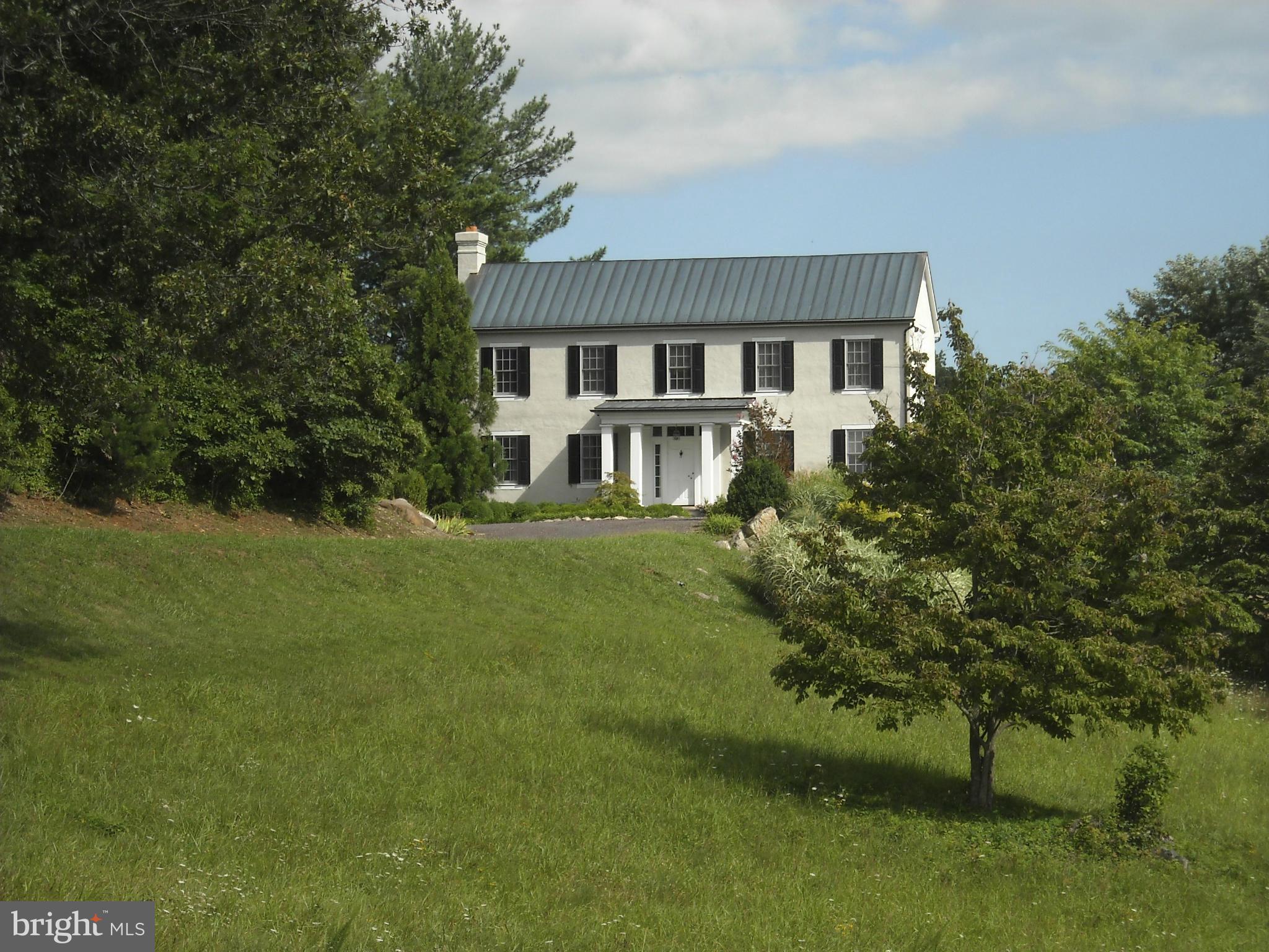 14280 Hume Road Hume, VA 22639 - Photo 22 of 23 Exterior (Front)