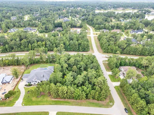 an aerial view of a yard