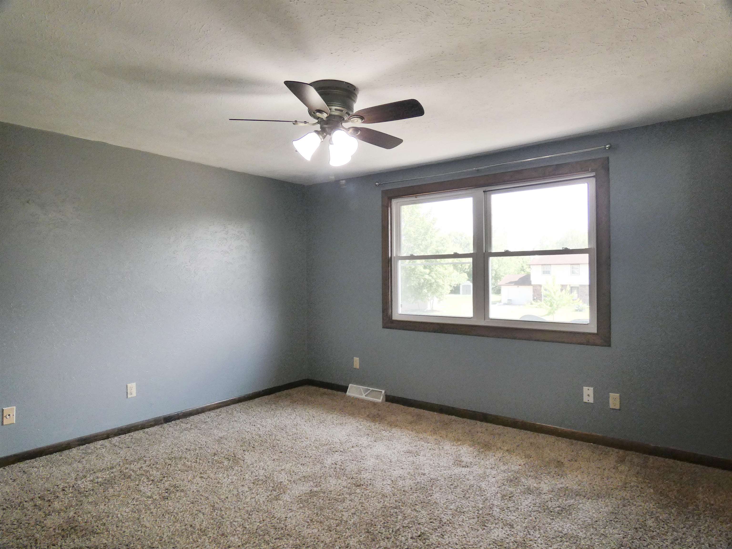 465 South Good Hope Road De Pere, WI 54115 - Photo 16 of 36