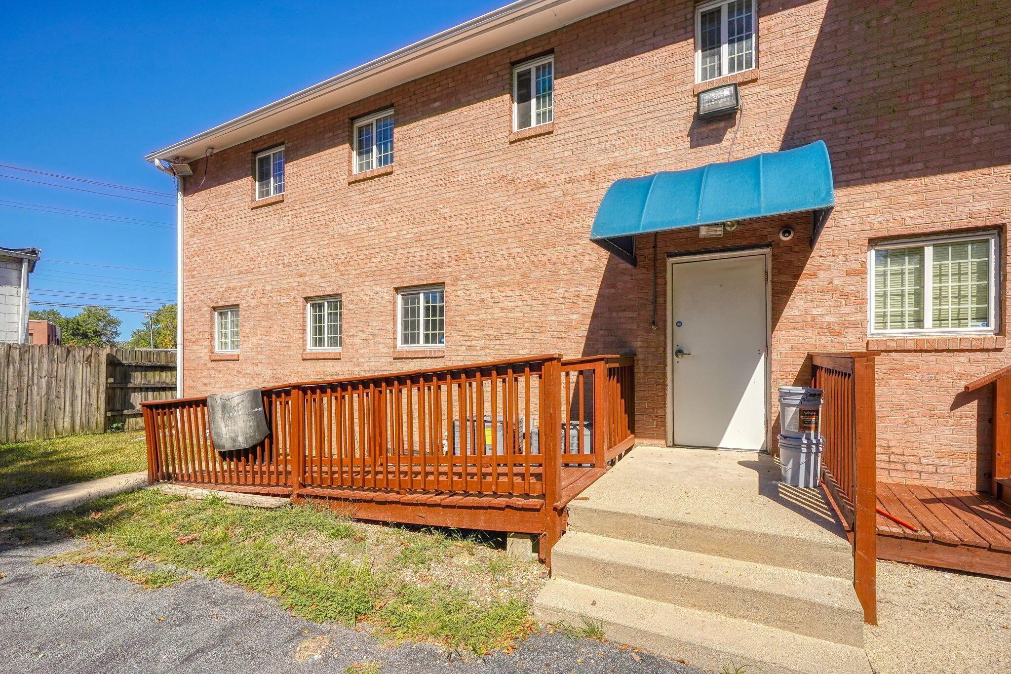 2505 Woodley Road Columbus, OH 43231 - Photo 4 of 70 2505 Woodley Rd (9)