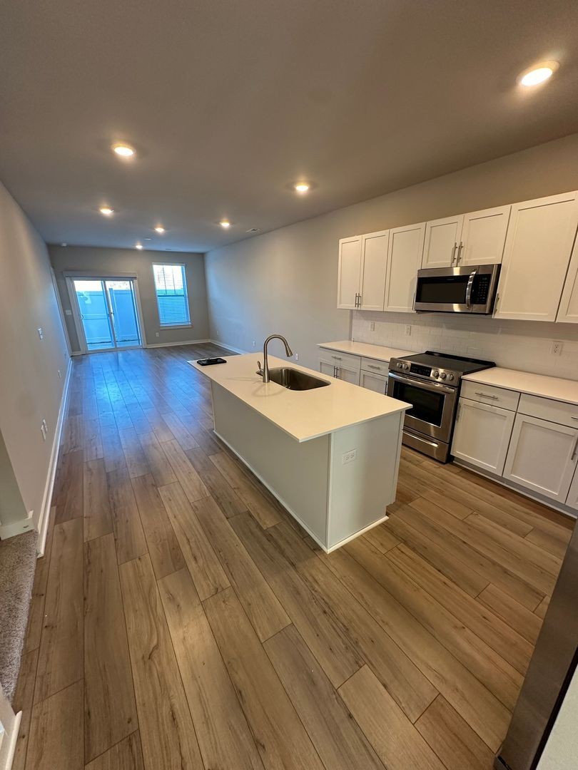 717 Mickelson Way Lebanon, TN 37087 - Photo 3 of 24