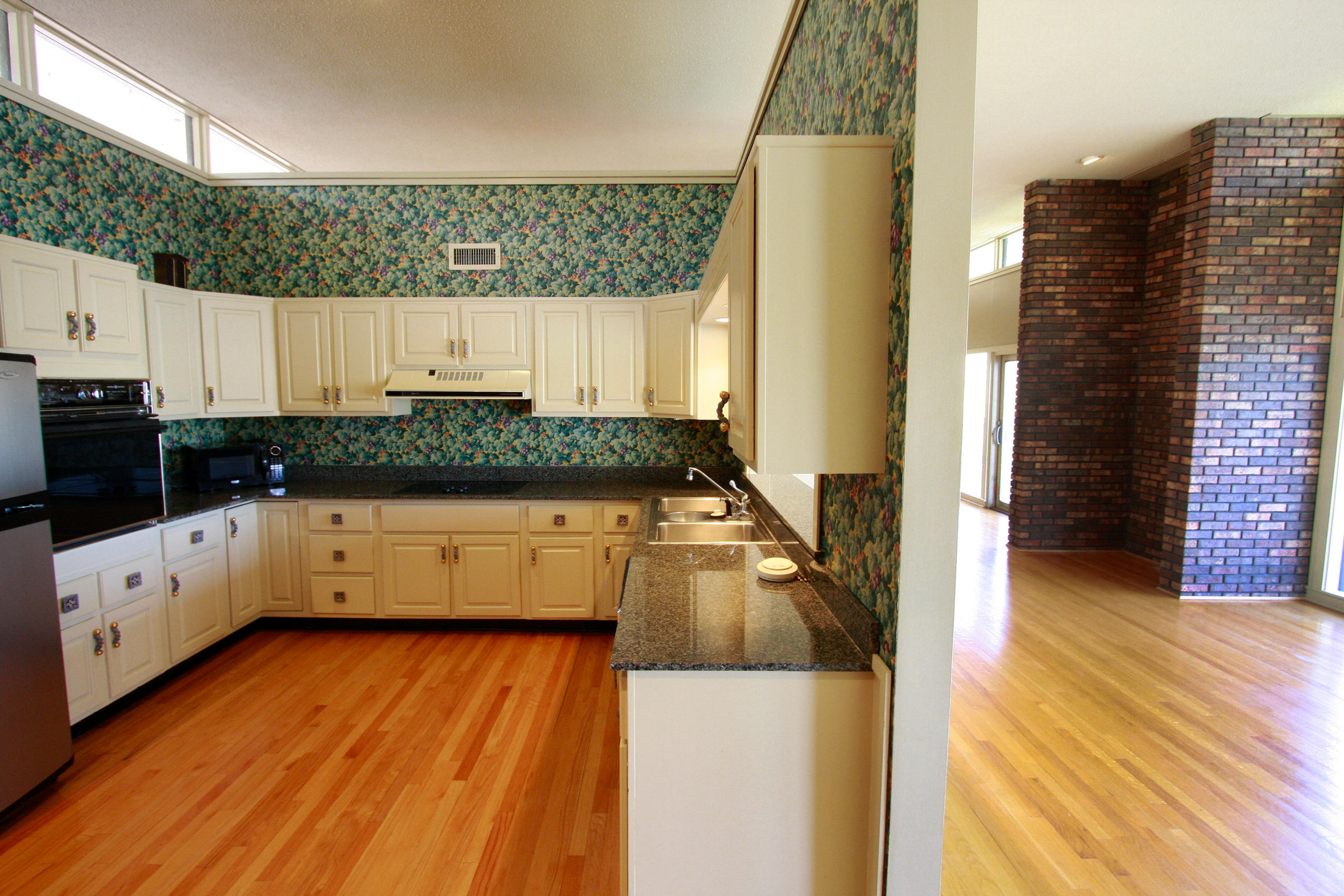 4308 Conger Road Louisville, TN 37777 - Photo 22 of 39 Kitchen & Dining