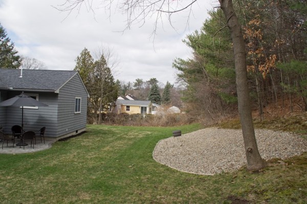 23 Trickett Road Lynnfield, MA 01940 - Photo 17 of 18 Gallery Image 17