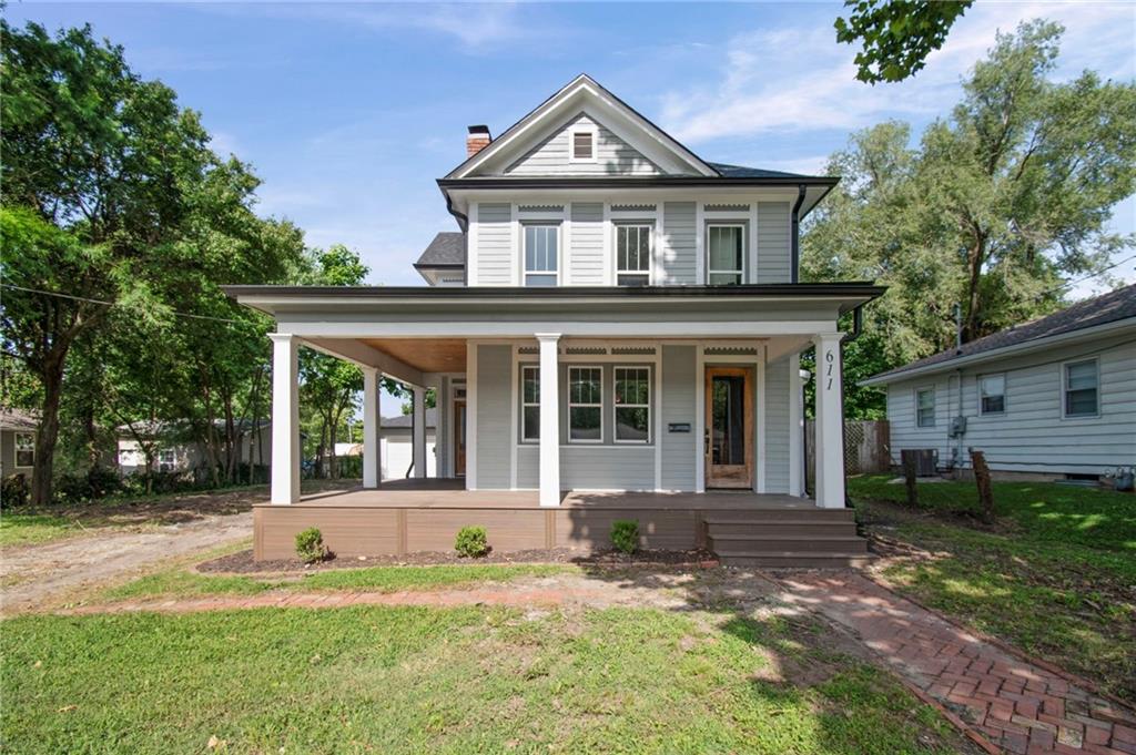 611 South Main Street Clinton, MO 64735 - Photo 2 of 35