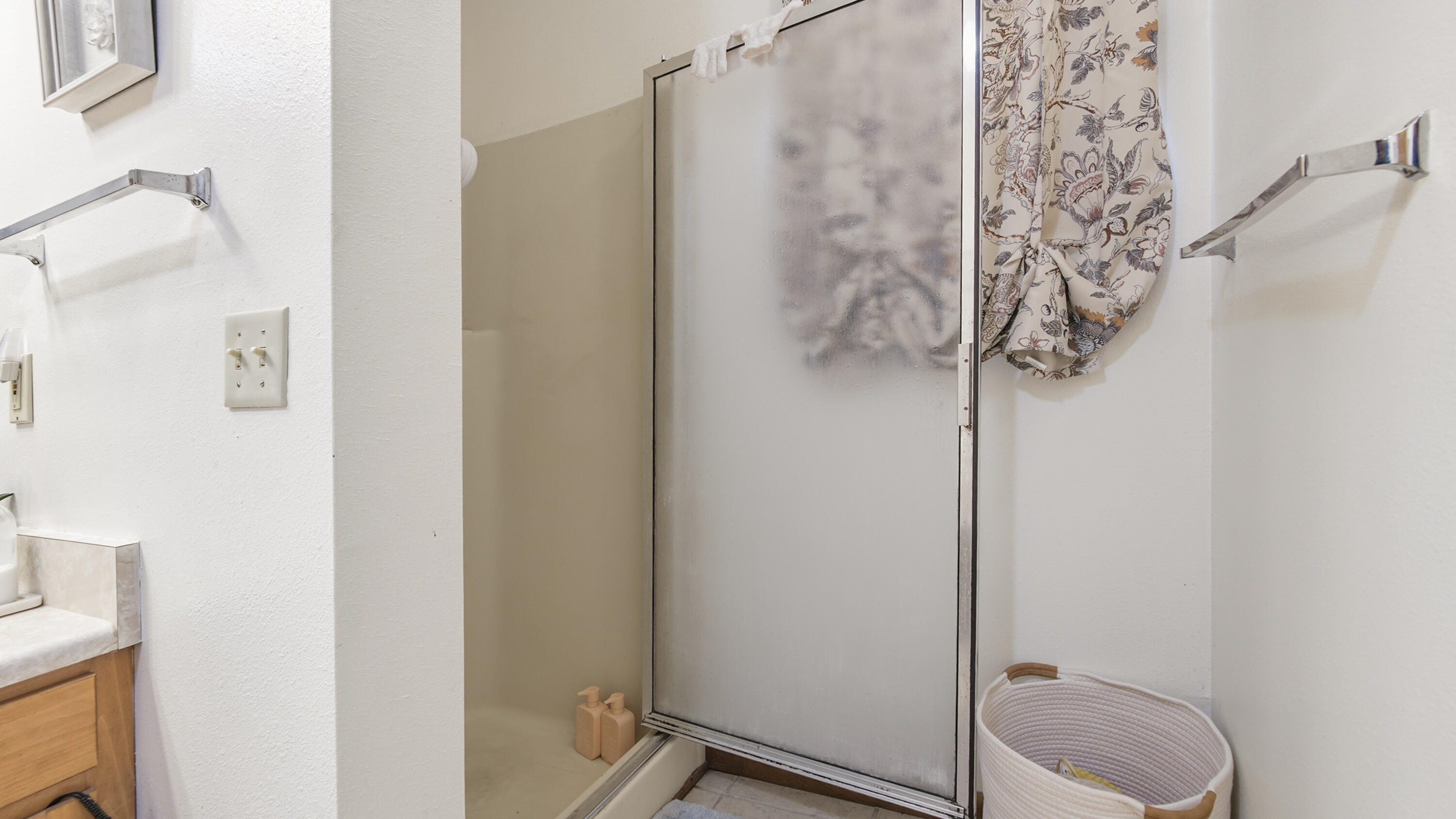 2186 Highway 90 DeFuniak Springs, FL 32433 - Photo 25 of 49 a bathroom with a shower and toilet