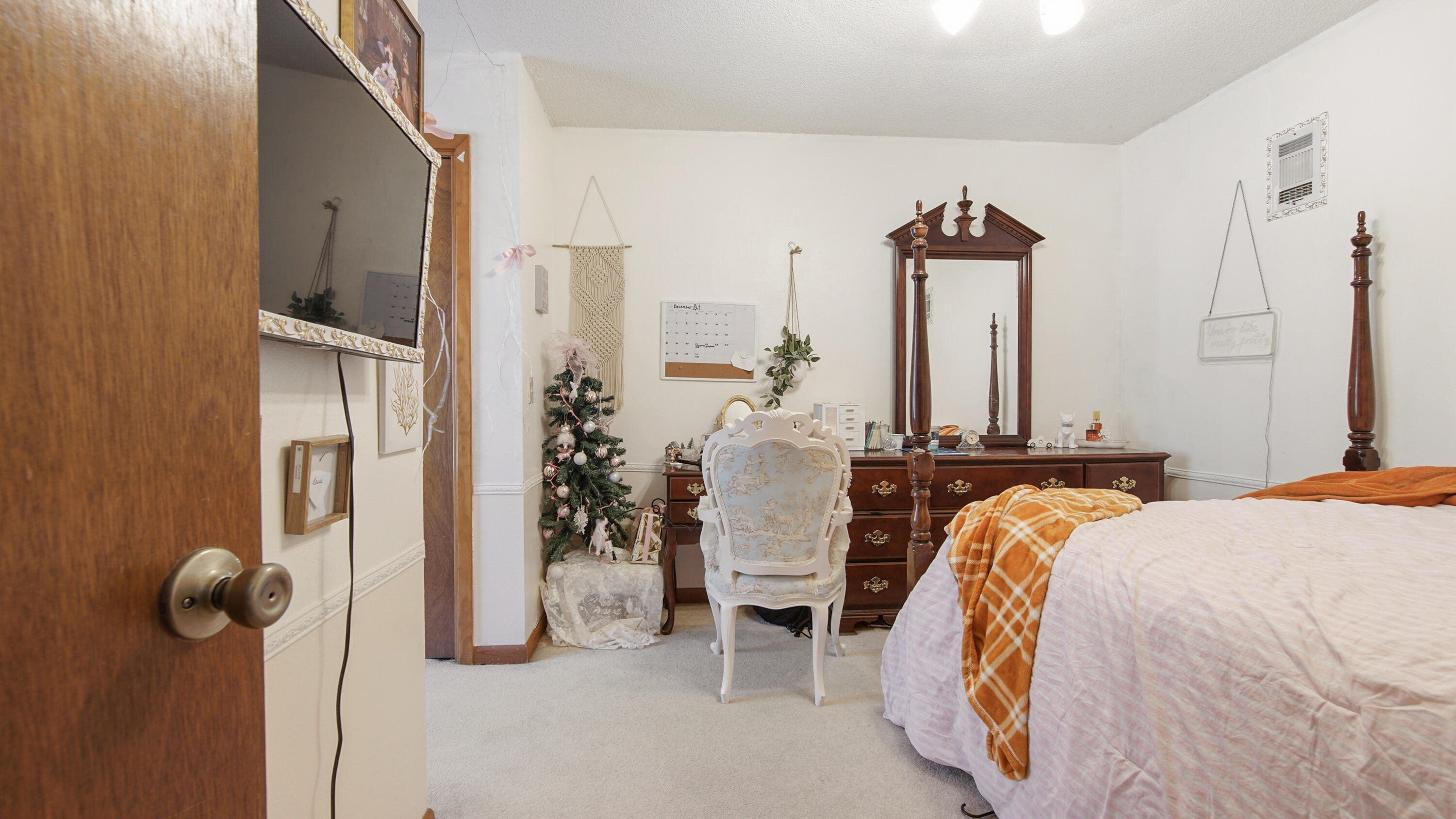 2186 Highway 90 DeFuniak Springs, FL 32433 - Photo 28 of 49 a bedroom with bed and a mirror