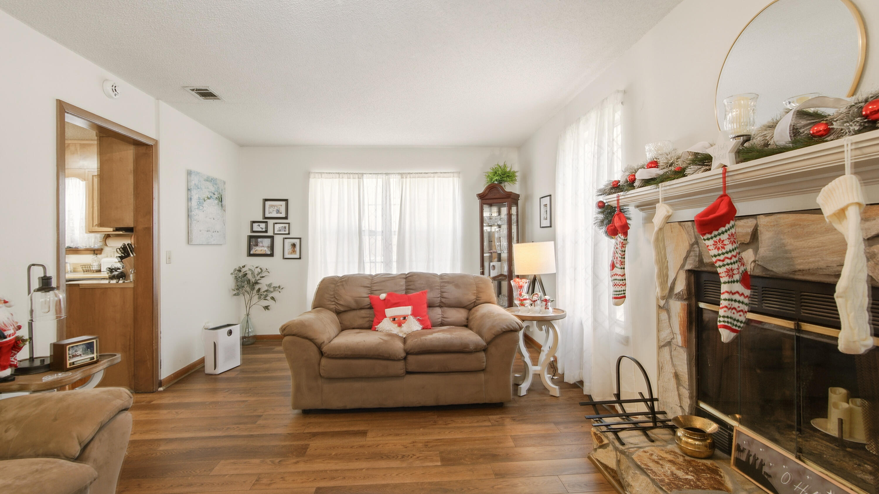 2186 Highway 90 DeFuniak Springs, FL 32433 - Photo 8 of 49 a living room with furniture and a flat screen tv