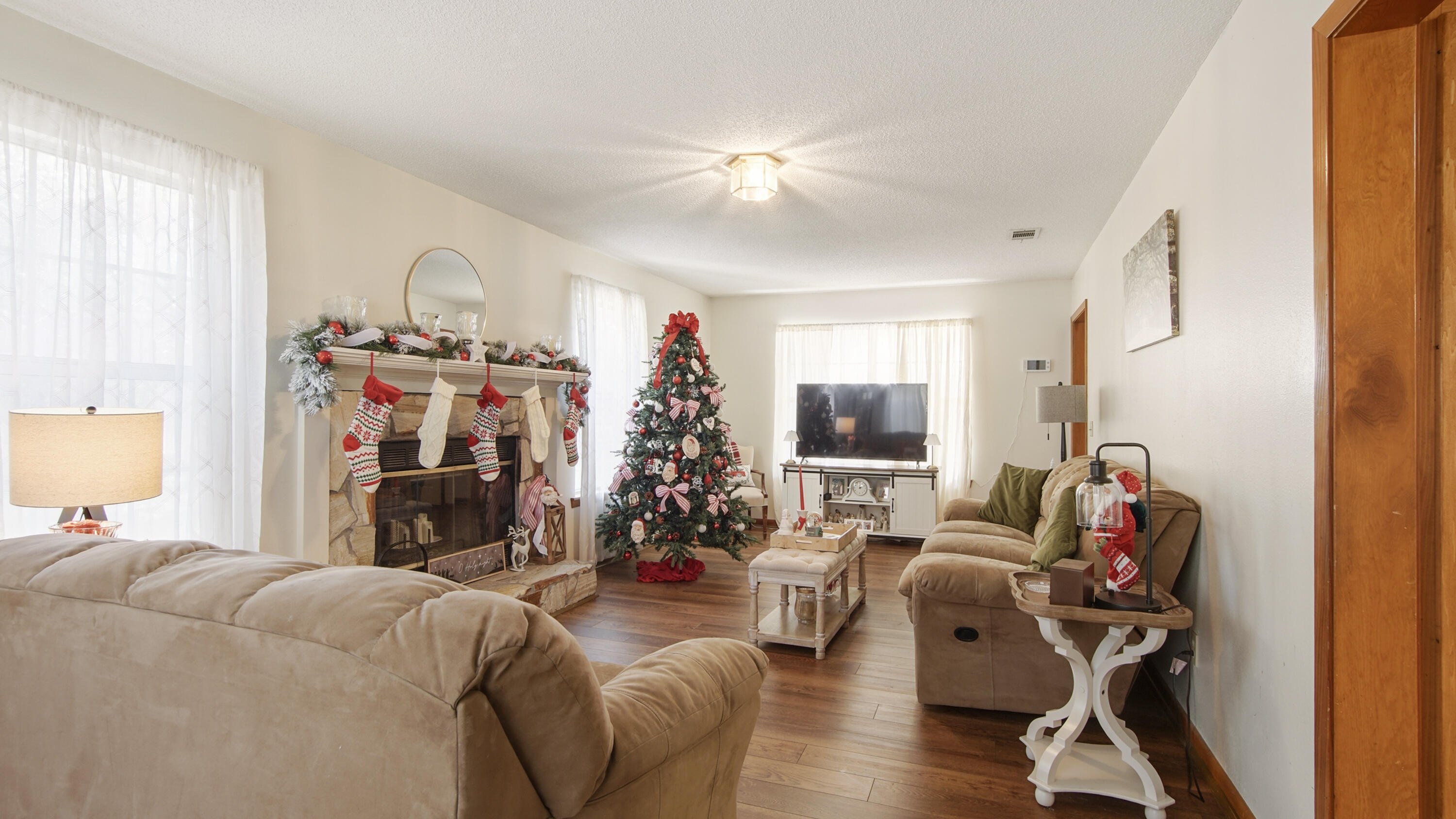 2186 Highway 90 DeFuniak Springs, FL 32433 - Photo 9 of 49 a living room with furniture and a flat screen tv